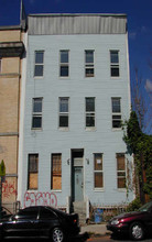 147 Lorimer St in Brooklyn, NY - Building Photo - Building Photo