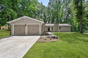 4246 Nora Ln NW in Duluth, GA - Building Photo