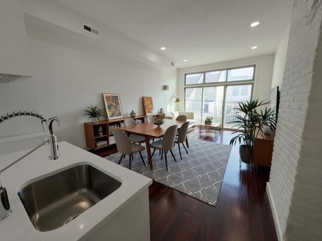 property at 1934 Green St