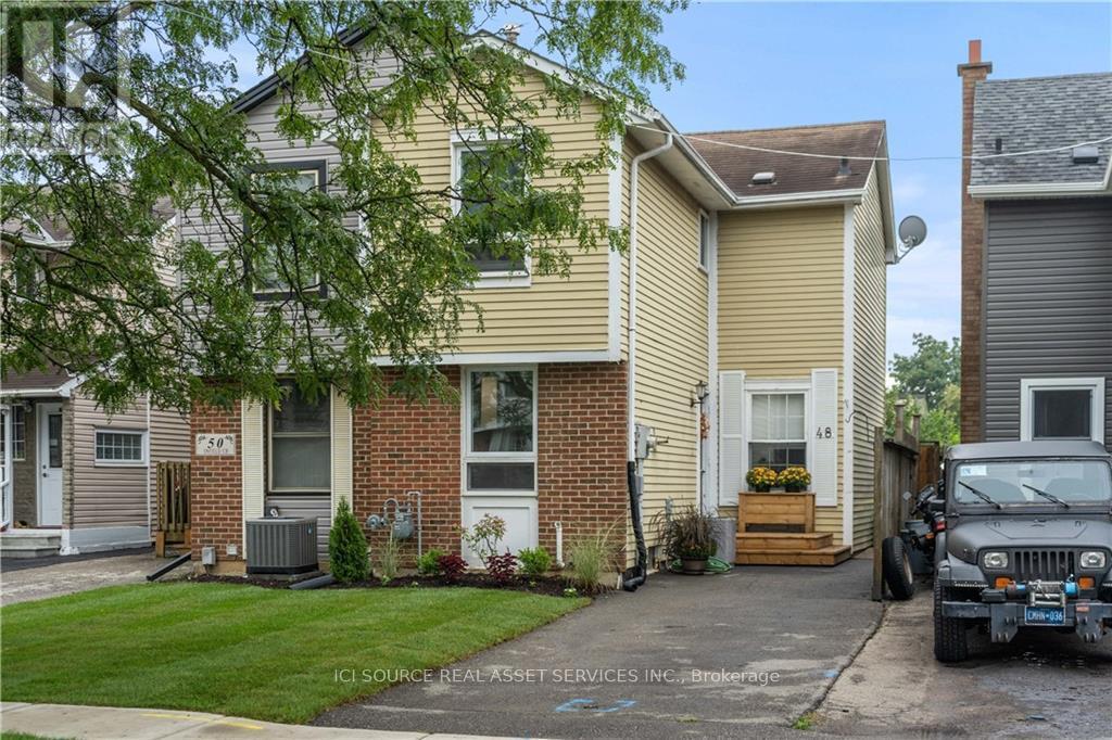 48 Enfield Crescent in Brantford, ON - Building Photo