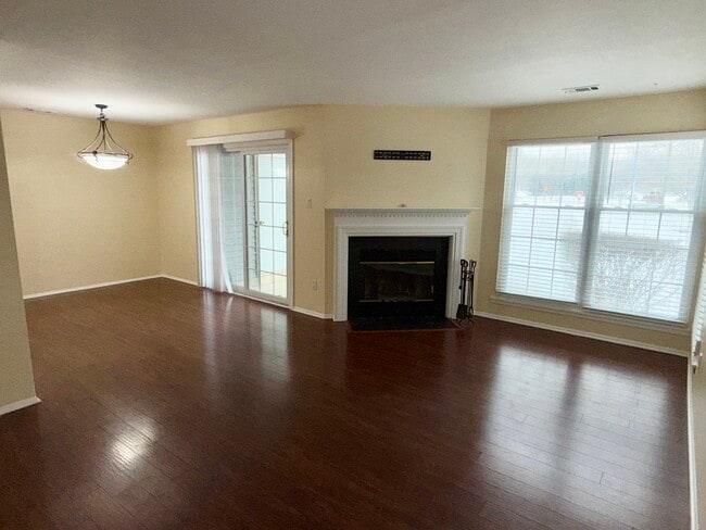 311 Andover Pl in Robbinsville, NJ - Foto de edificio - Building Photo