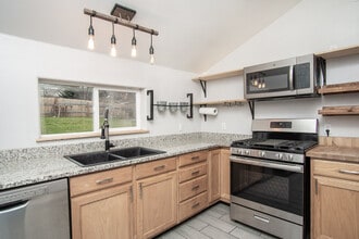 471 W Elm St in Lava Hot Springs, ID - Building Photo - Building Photo
