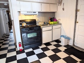 1466 W Rascher Ave, Unit Cozy Bright Garden in Chicago, IL - Building Photo - Building Photo