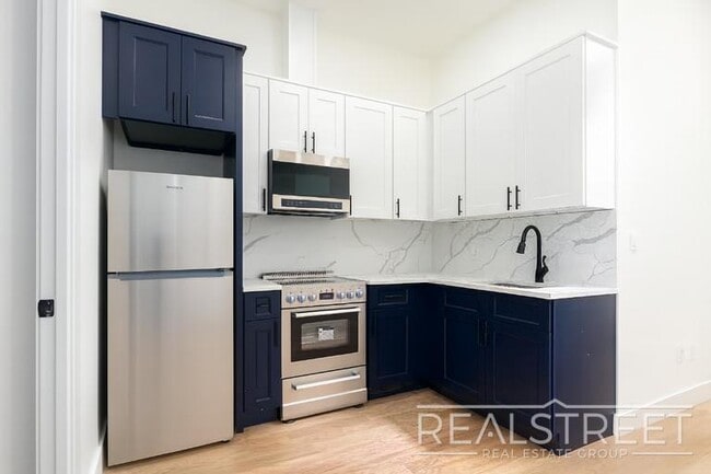 property at 1276 Jefferson Ave
