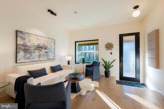1019 Kenyon St NW in Washington, DC - Building Photo - Building Photo