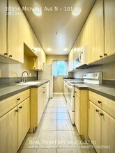 10556 Midvale Ave N in Seattle, WA - Building Photo - Building Photo