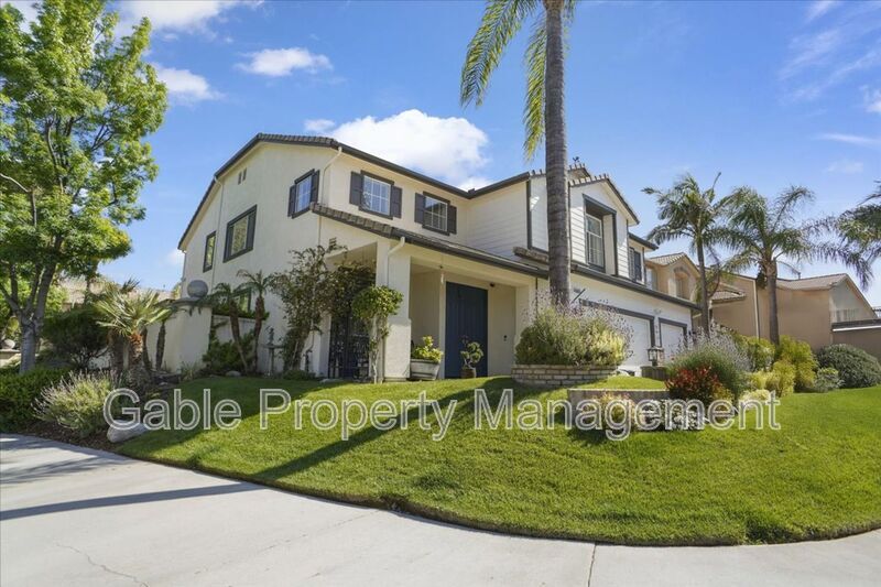 25732 Hood Way in Stevenson Ranch, CA - Building Photo