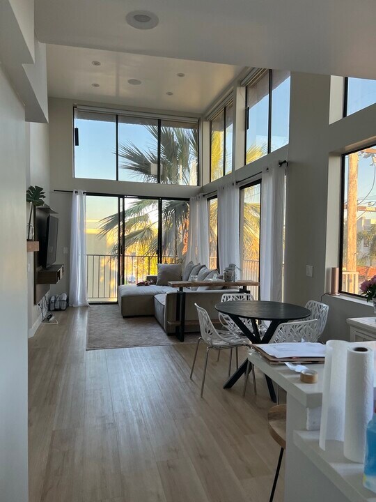 869 S Wooster St, Unit 309 in Los Angeles, CA - Building Photo