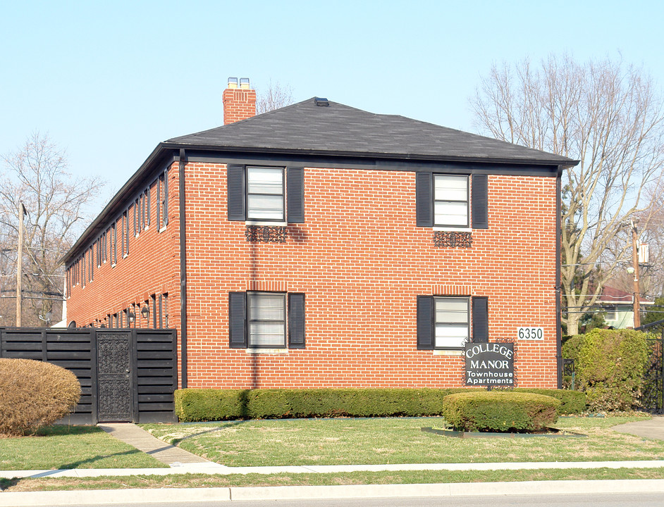 College Manor in Indianapolis, IN - Building Photo