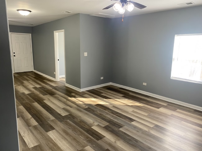 15223 Turlington Ave, Unit Second Floor in Harvey, IL - Foto de edificio - Building Photo