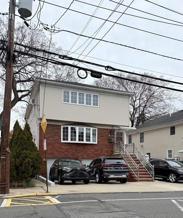 428 73rd St in North Bergen, NJ - Building Photo