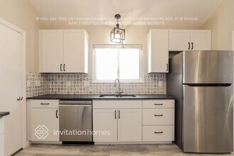 18022 E Kepner Dr in Aurora, CO - Foto de edificio - Building Photo