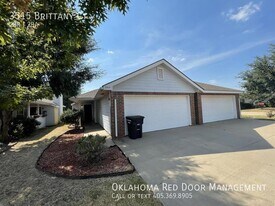 3515 Brittany Ct in Moore, OK - Building Photo