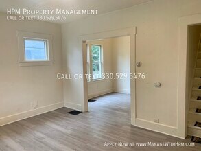 1729 Edwards Ave NE in Canton, OH - Building Photo - Building Photo