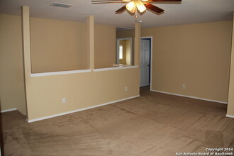 3827 Arrowwood Bend in San Antonio, TX - Building Photo - Building Photo