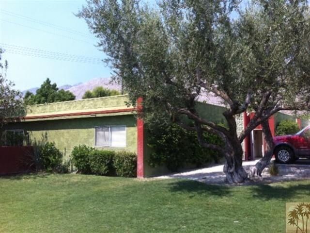 971 E Chuckwalla Rd in Palm Springs, CA - Building Photo
