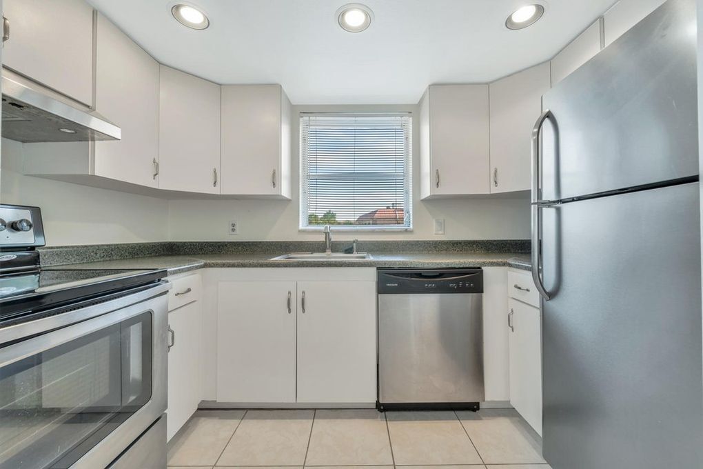 312 Southwind Ct in North Palm Beach, FL - Building Photo
