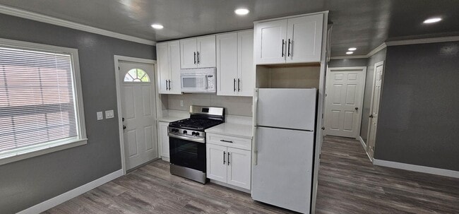 621 James St in West Sacramento, CA - Building Photo - Building Photo