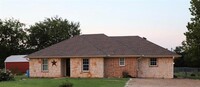 730 Highland Ave in Wills Point, TX - Foto de edificio - Building Photo