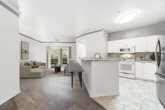 5168 Northridge Rd, Unit 112 in Sarasota, FL - Building Photo - Building Photo