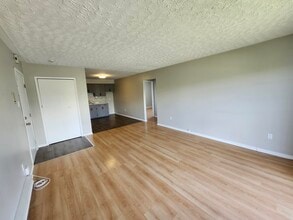 37 Dobbin St in Rothesay, NB - Building Photo - Building Photo