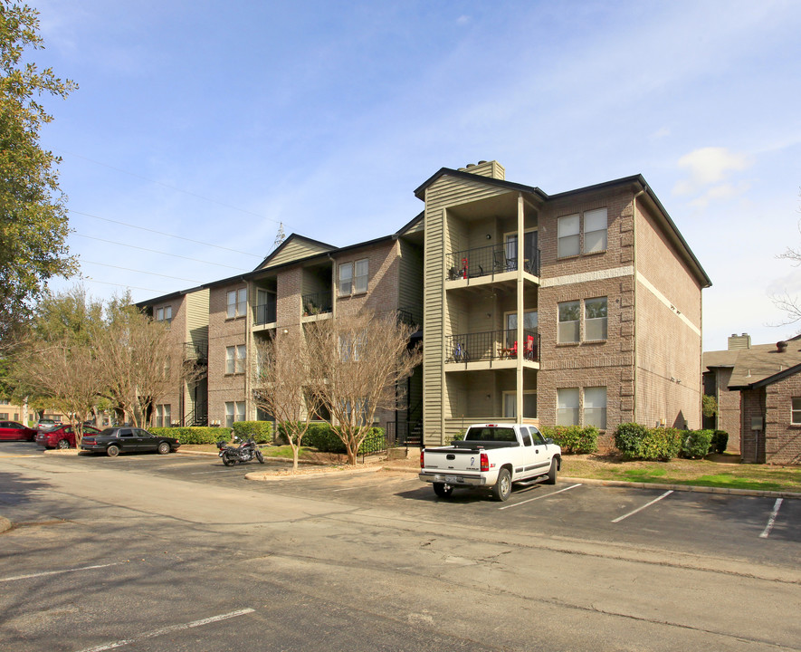 Edge Creek in Austin, TX - Building Photo