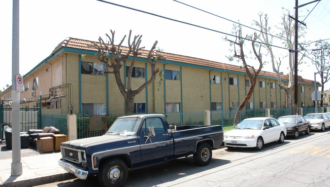 8750 Langdon Avenue in North Hills, CA - Building Photo - Building Photo