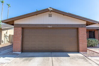 7911 East Vía de Belleza in Scottsdale, AZ - Building Photo - Building Photo