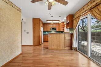 12610 W Bayaud Ave in Lakewood, CO - Foto de edificio - Building Photo