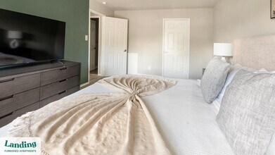 6220 Springhill Dr, Unit 6144-302 in Greenbelt, MD - Foto de edificio - Building Photo