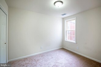 215 9th St, Unit B in Laurel, MD - Building Photo - Building Photo