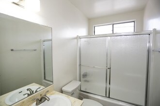3748 Midvale Ave in Los Angeles, CA - Foto de edificio - Interior Photo
