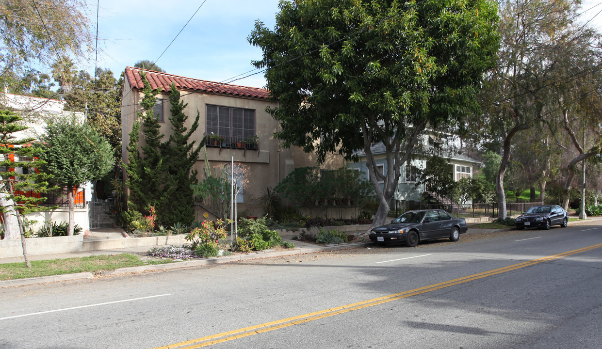 1405-1437 1/2 Scott Ave in Los Angeles, CA - Building Photo