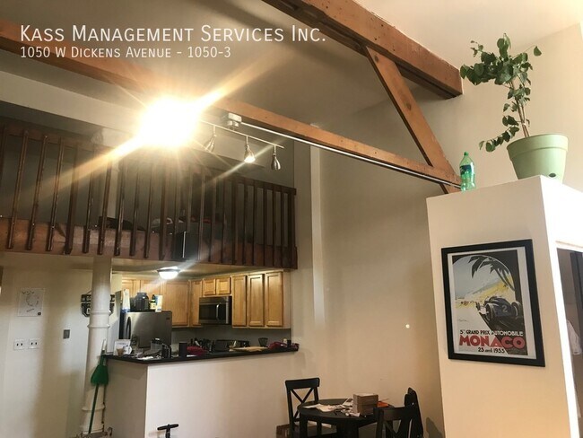 1050 W Dickens Ave in Chicago, IL - Building Photo - Building Photo