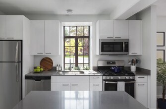 1998 W Diversey Pkwy in Chicago, IL - Building Photo - Building Photo