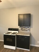 310 Western Ave-Unit -UPPER in Davenport, IA - Building Photo - Building Photo