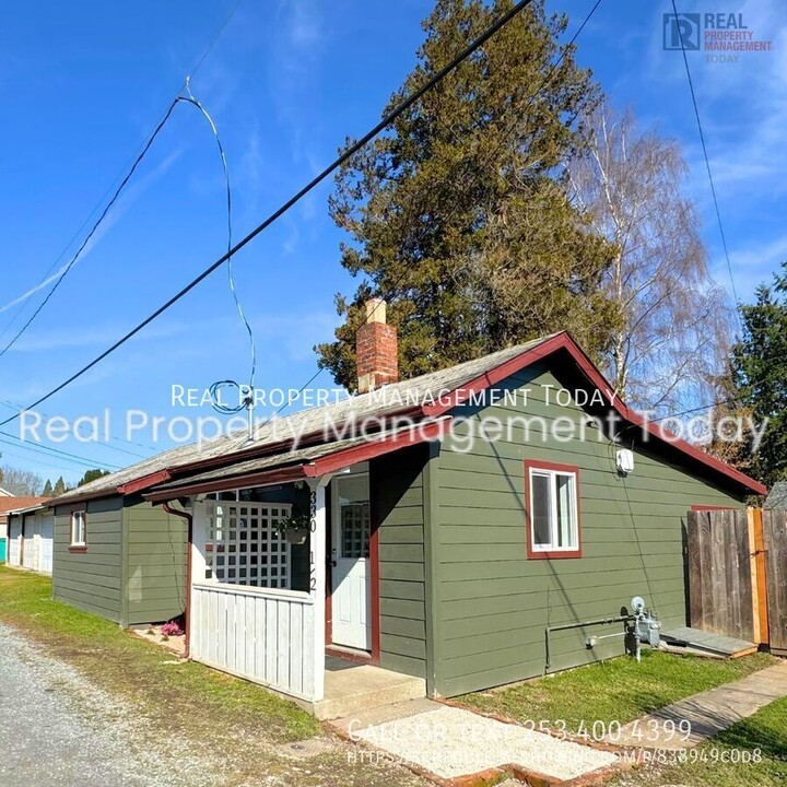 343 1/2 4th St SE in Puyallup, WA - Building Photo