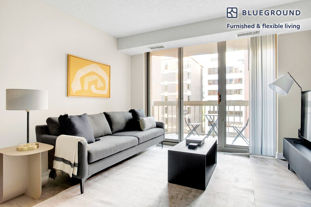 2140 L St NW in Washington, DC - Building Photo
