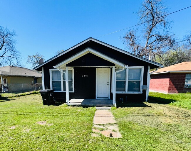 property at 608 S 18th St