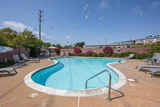 3098 Rue D’Orleans in San Diego, CA - Building Photo - Building Photo