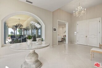 1634 Gilcrest Dr in Beverly Hills, CA - Building Photo - Building Photo