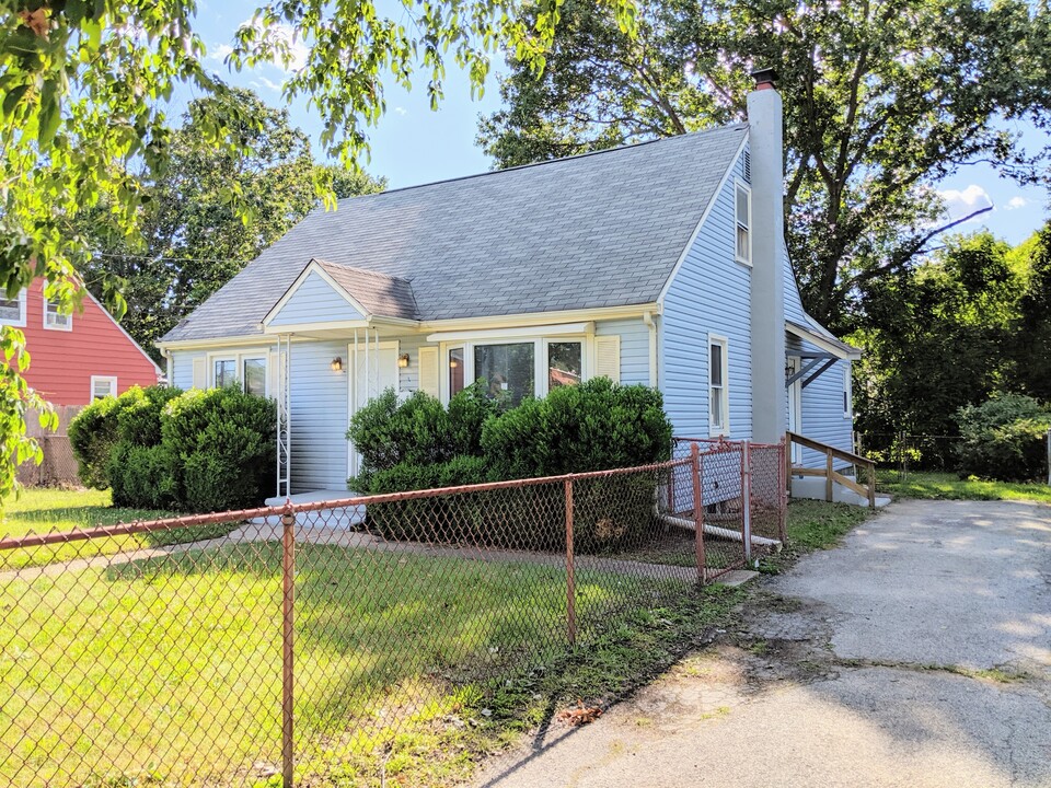 410 Camden Ave in Magnolia, NJ - Building Photo