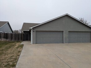 1332 N Curtis Ct in Wichita, KS - Building Photo - Building Photo