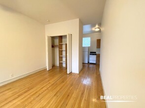 1050 W George St in Chicago, IL - Building Photo - Building Photo
