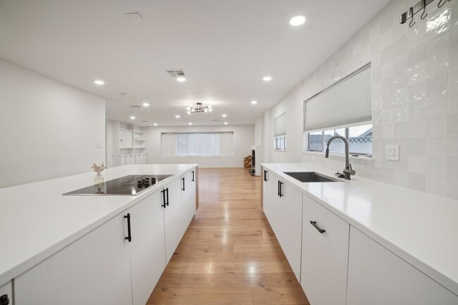 1700 Bracken Ave in Las Vegas, NV - Building Photo - Building Photo