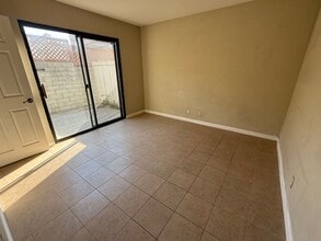 605 E Phillips Blvd in Pomona, CA - Building Photo - Building Photo