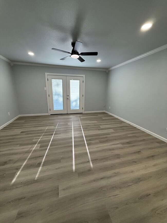 4004 Scruggs Dr in North Richland Hills, TX - Foto de edificio - Building Photo