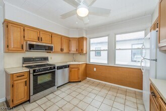 58 Wallace St in Belleville, NJ - Foto de edificio - Building Photo