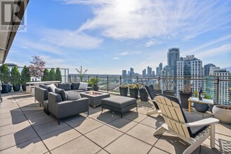 5311-5311 Goring St in Burnaby, BC - Building Photo - Building Photo