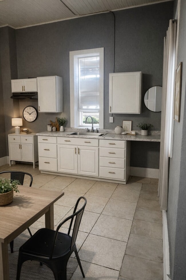 111 Iturbide St in Laredo, TX - Building Photo - Building Photo